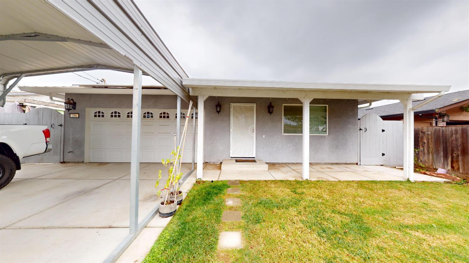 209 Crater Ave, Modesto, CA 95351