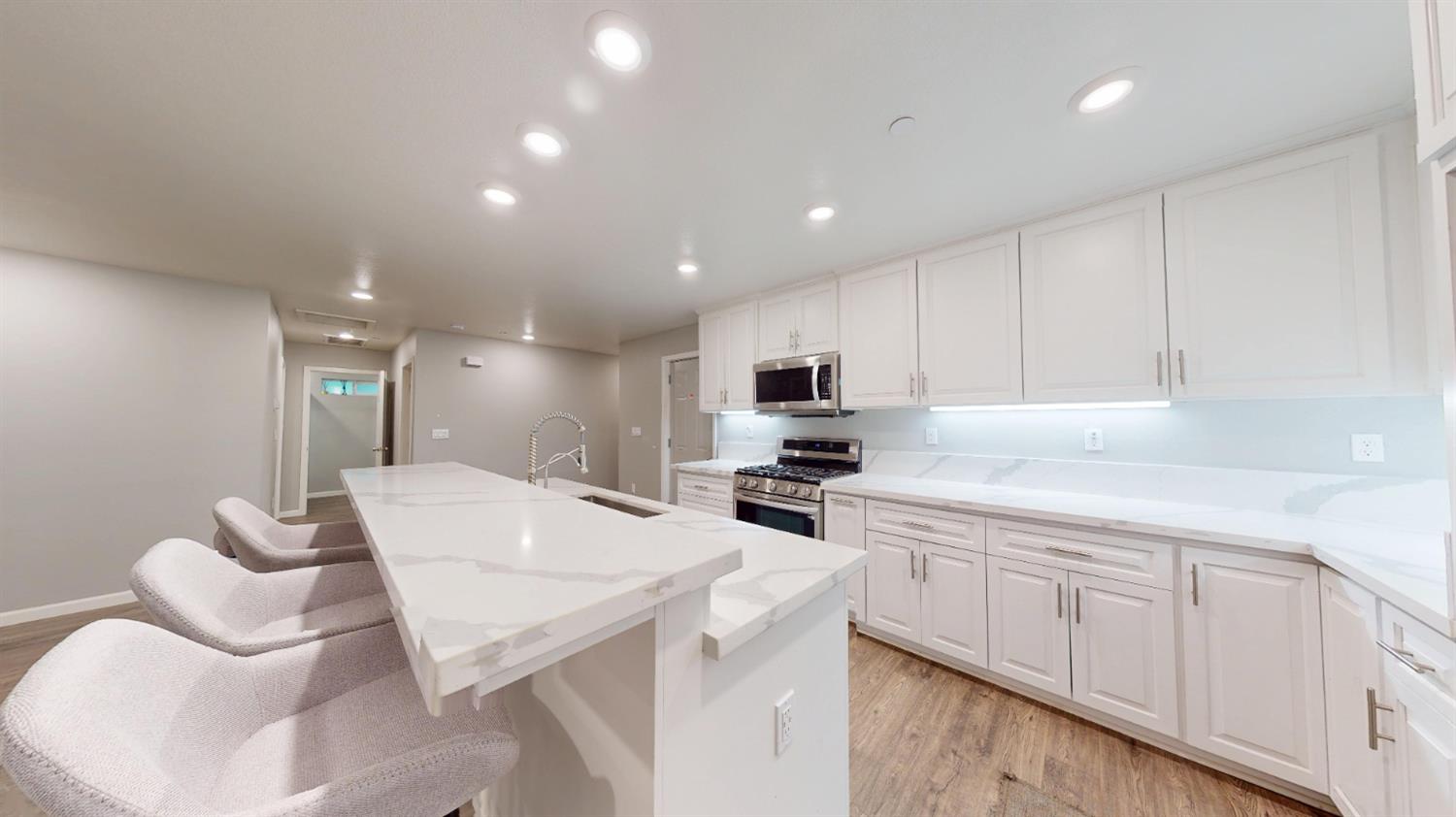 209 Crater Ave, Modesto, CA 95351