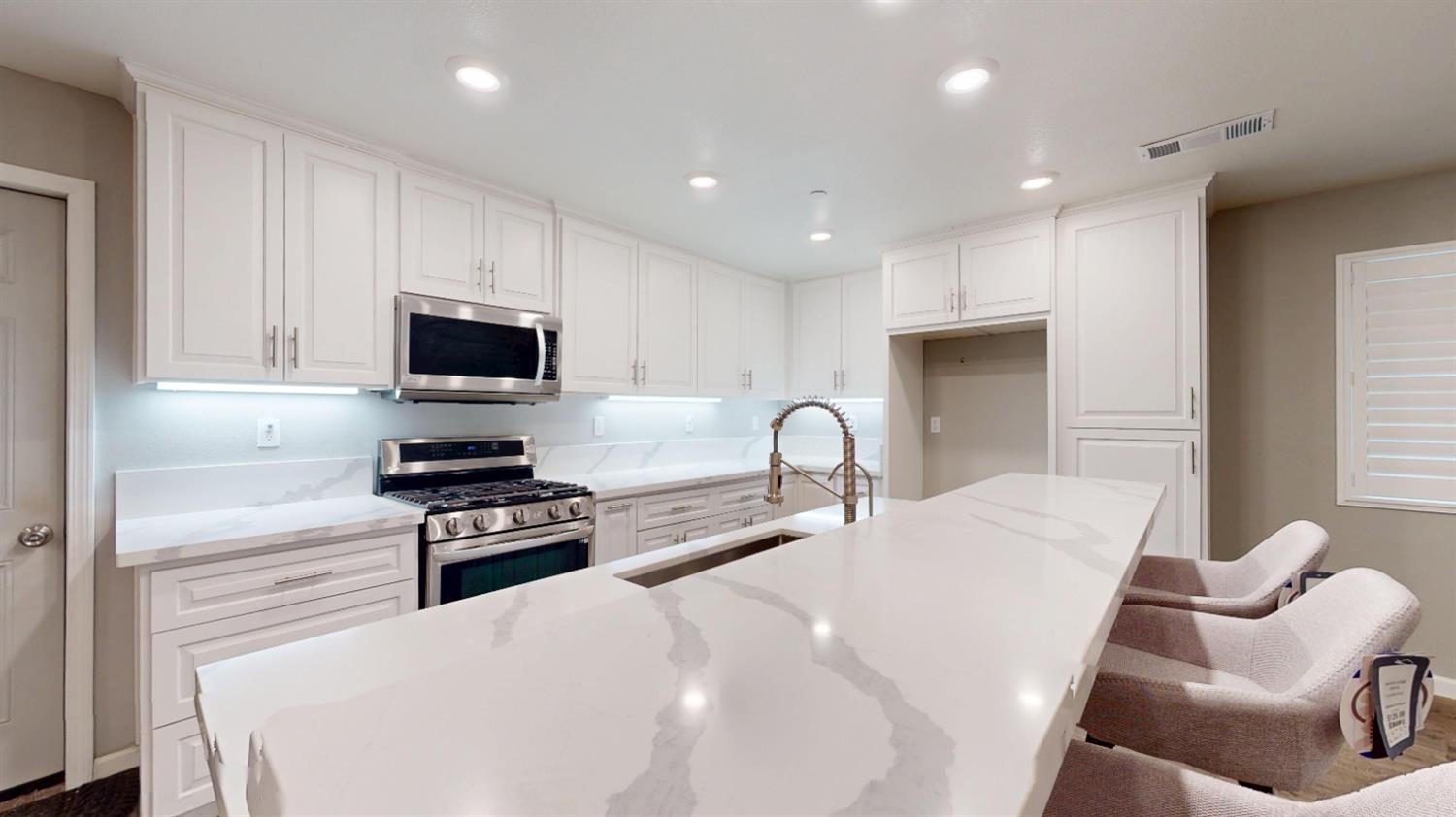 209 Crater Ave, Modesto, CA 95351