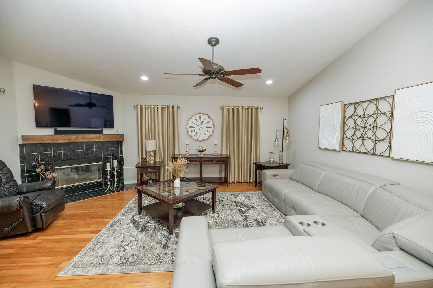 7699 E Hannah Ave, Hilmar, CA 95324