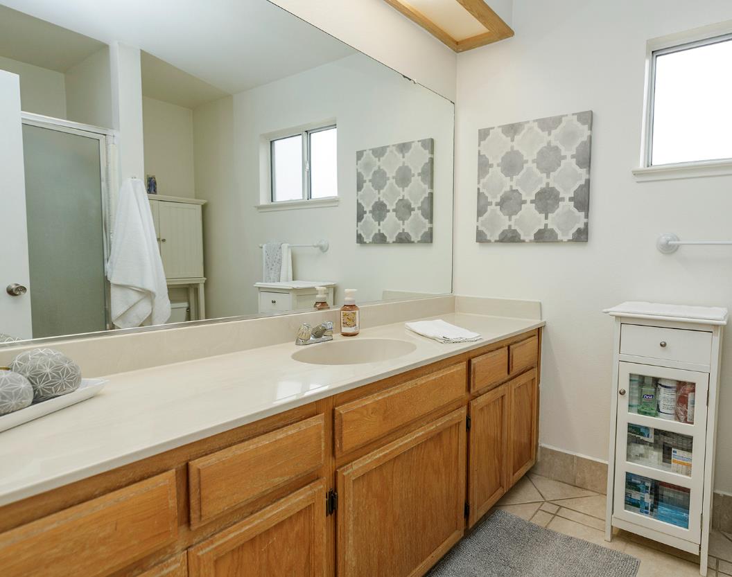 7699 E Hannah Ave, Hilmar, CA 95324