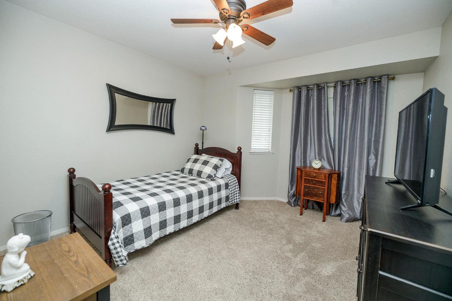 7699 E Hannah Ave, Hilmar, CA 95324