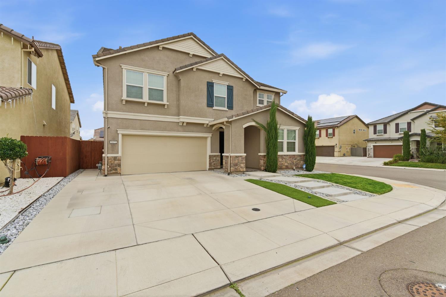 1653 Dairy Ln, Manteca, CA 95337