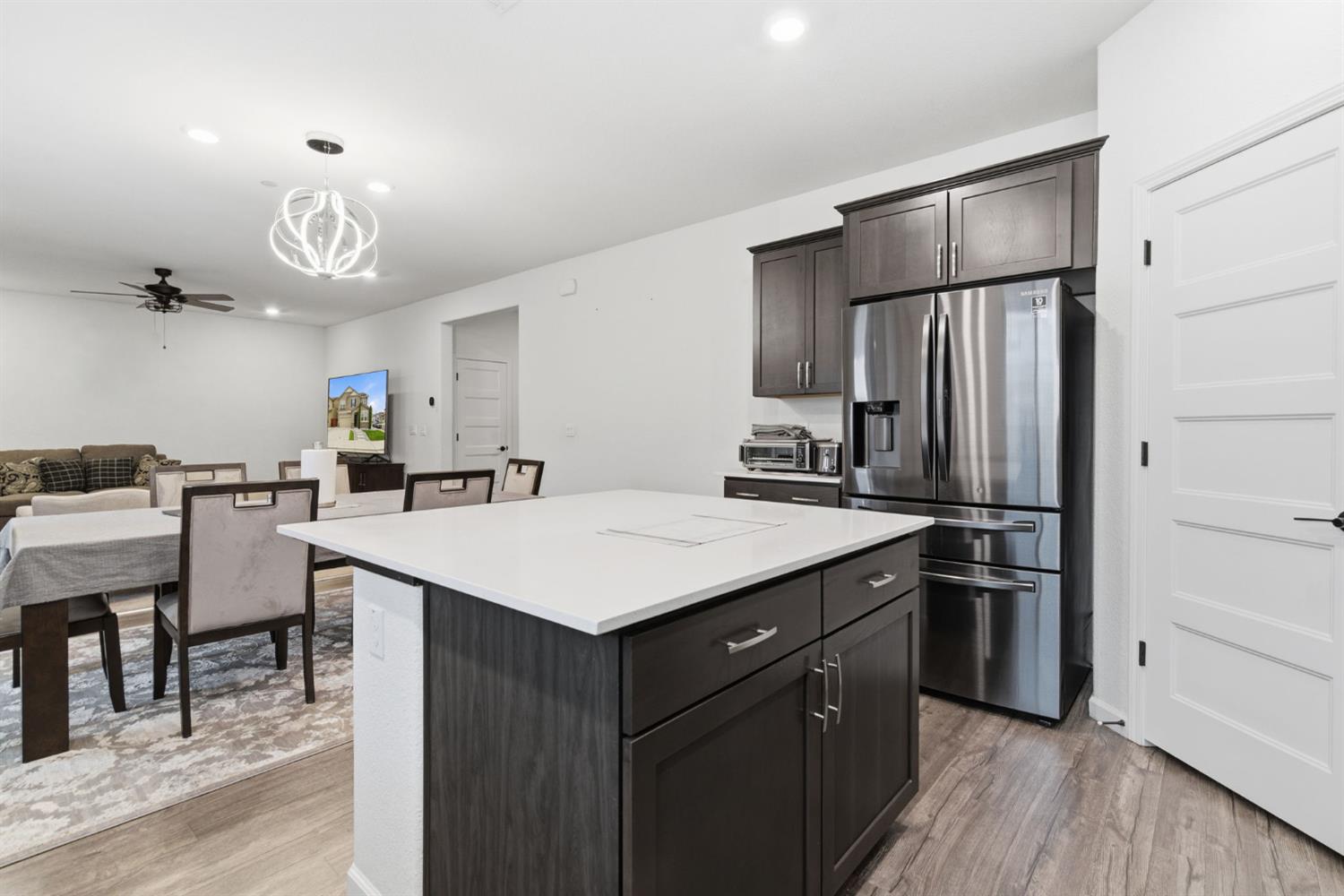 1653 Dairy Ln, Manteca, CA 95337