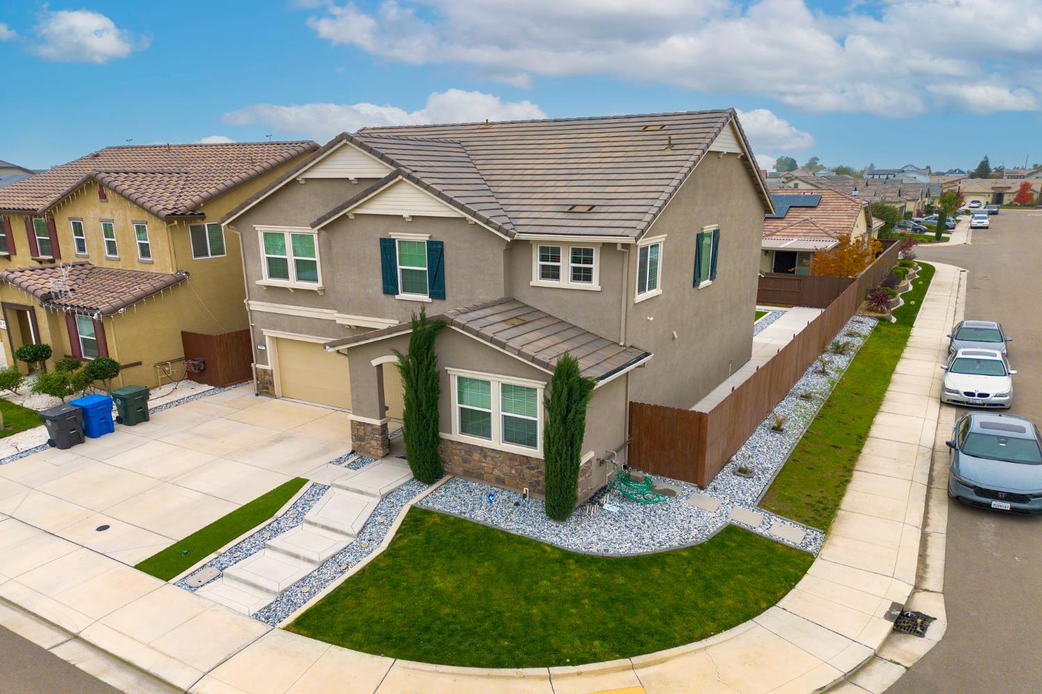 1653 Dairy Ln, Manteca, CA 95337