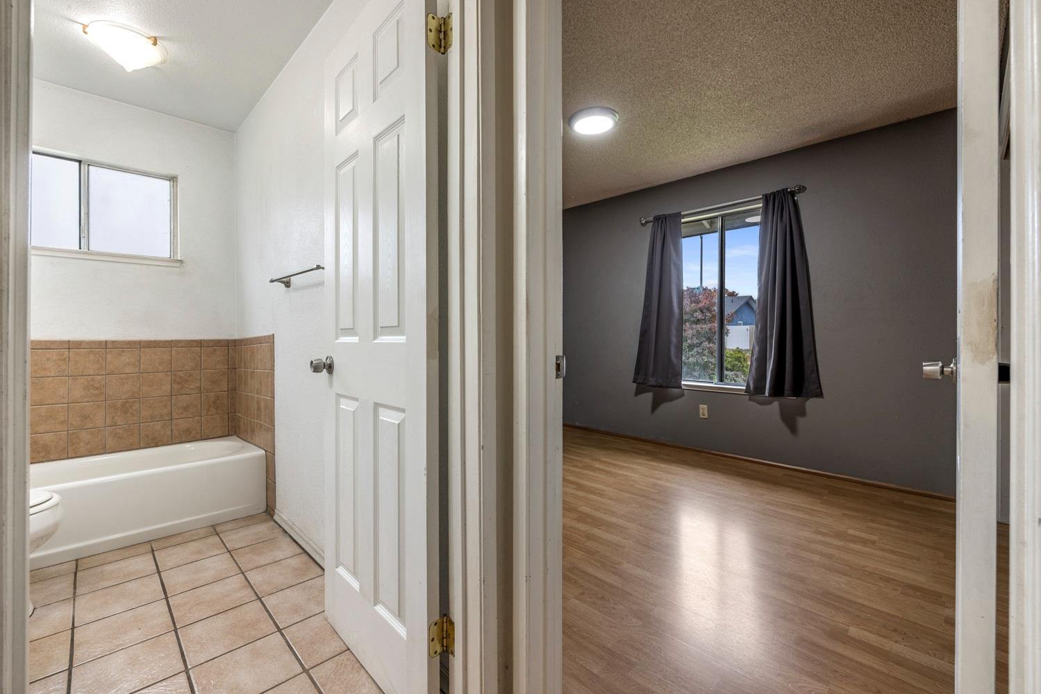 1205 Kara Ln, Modesto, CA 95355