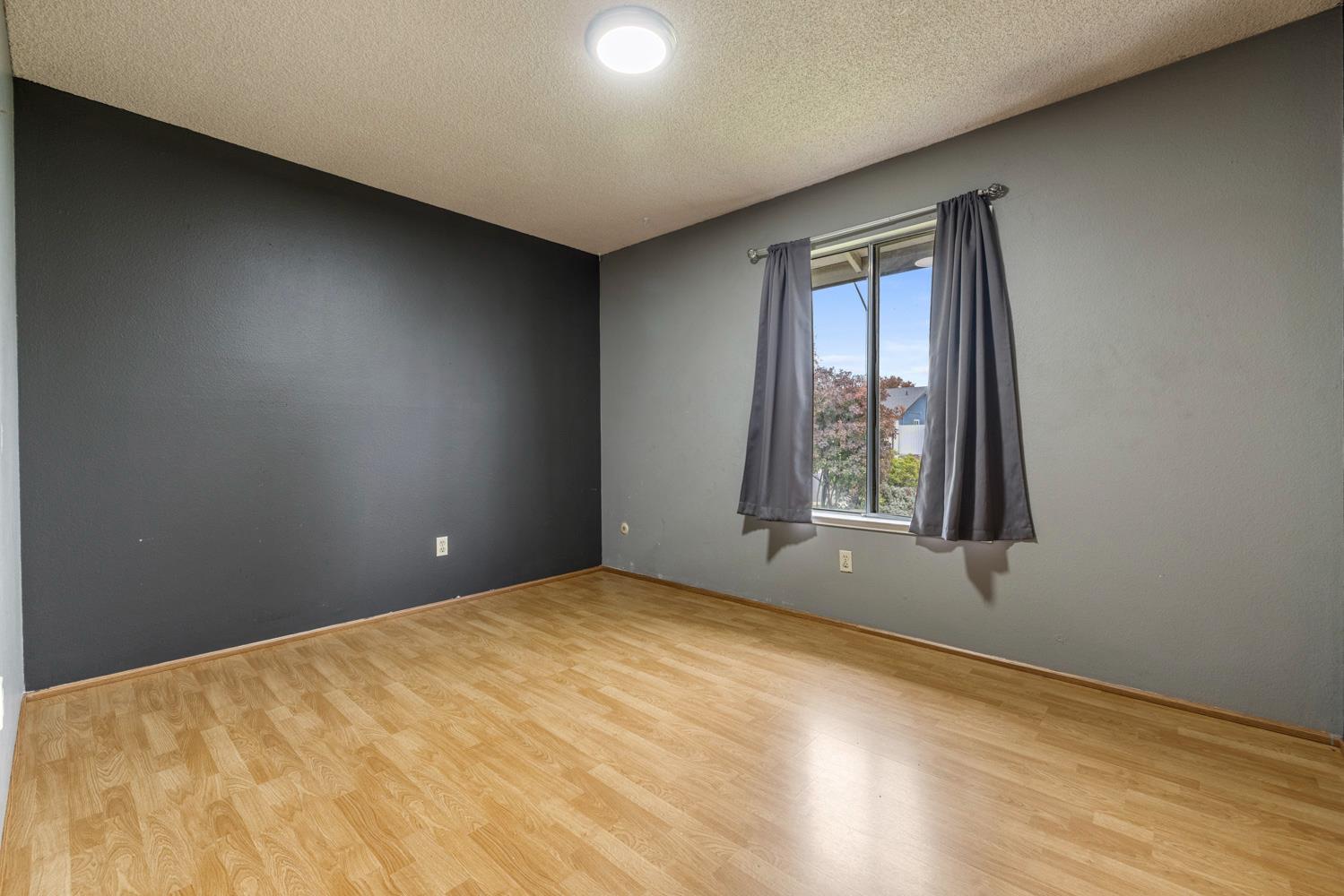 1205 Kara Ln, Modesto, CA 95355