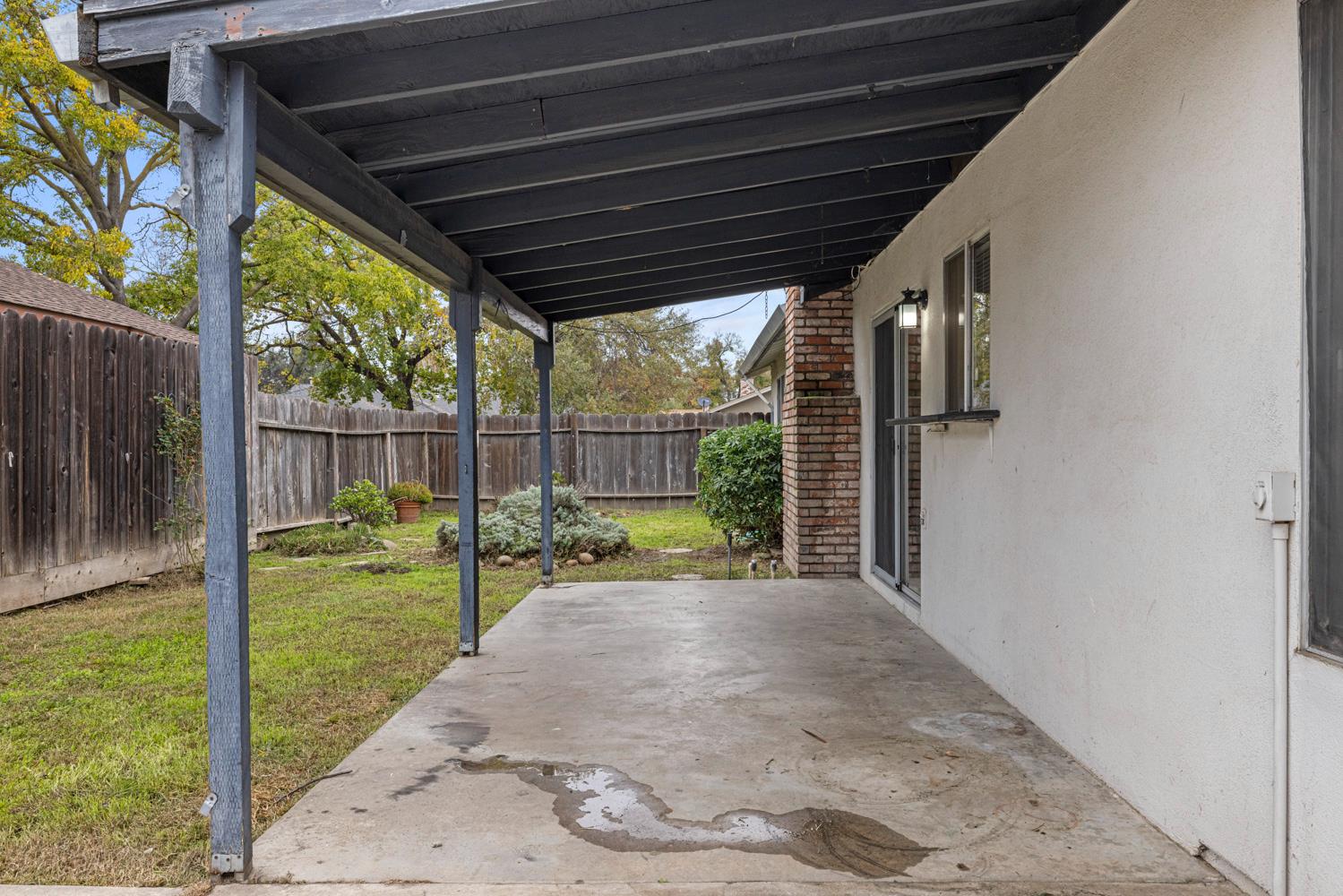 1205 Kara Ln, Modesto, CA 95355