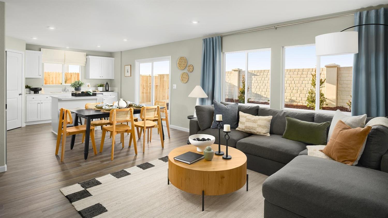 1811 Del Mar Ct, Los Banos, CA 93635