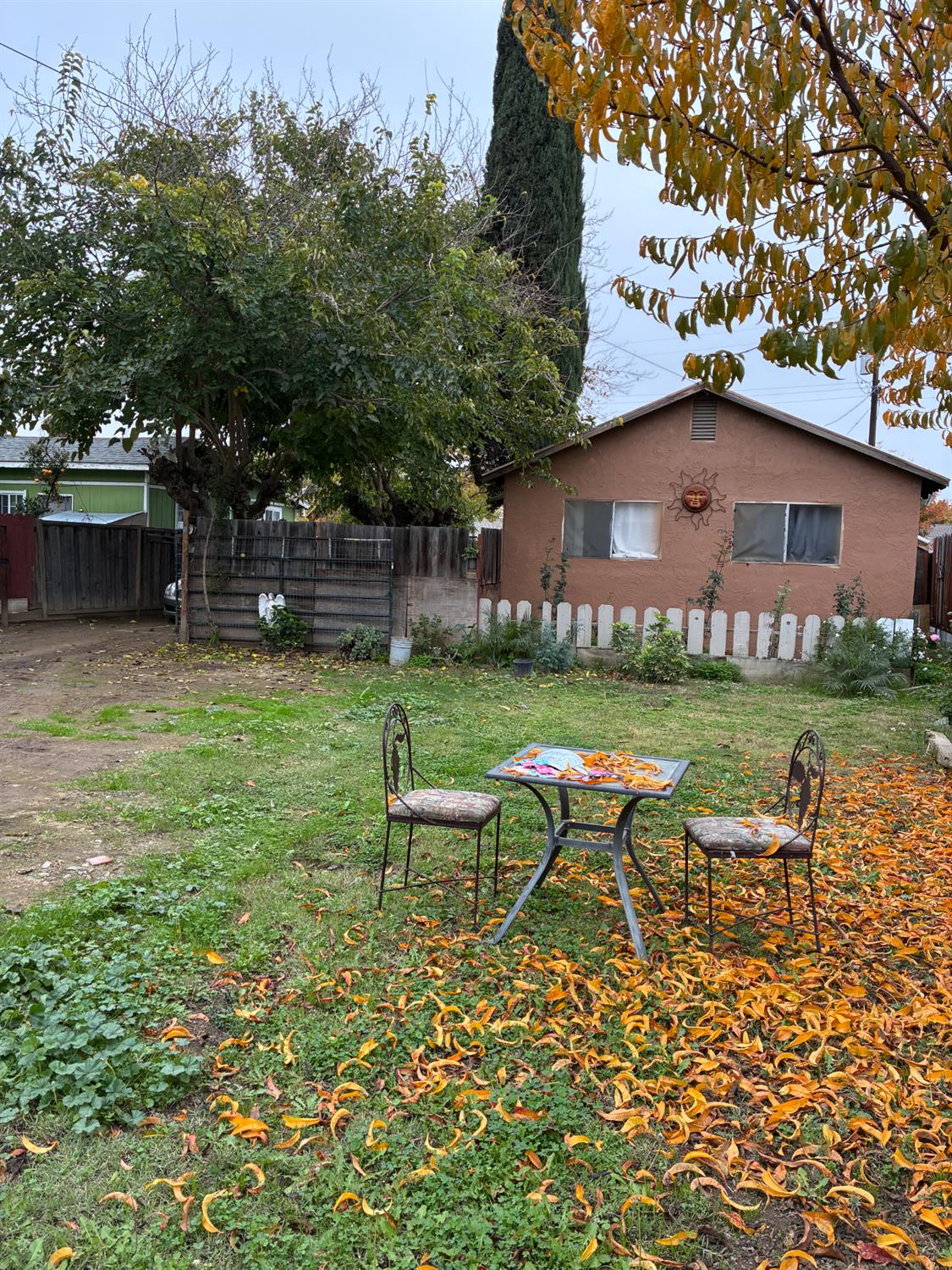 39 W J St, Los Banos, CA 93635