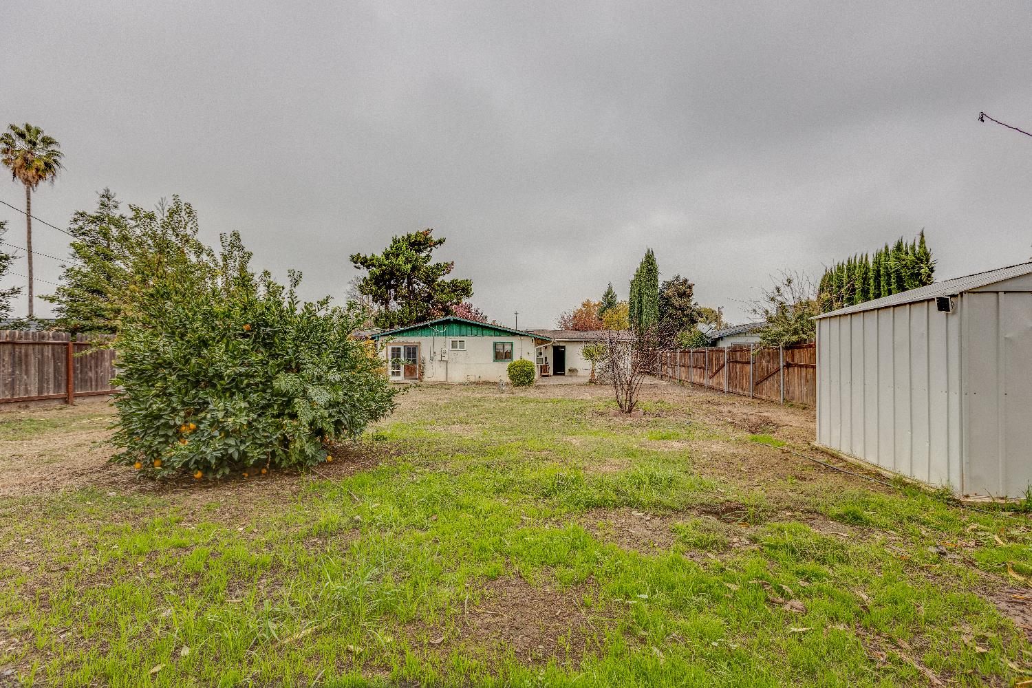 1570 E 26th St, Merced, CA 95340