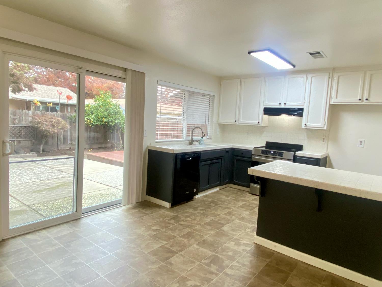 2301 McRitchie Way, Modesto, CA 95355