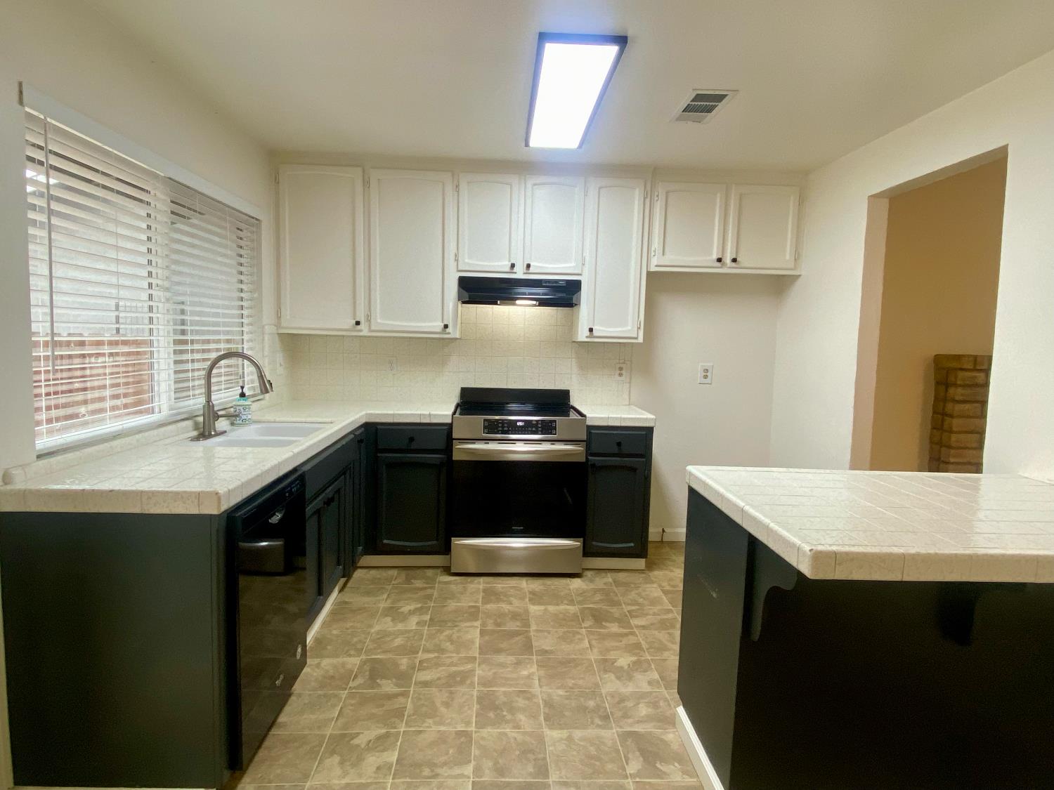 2301 McRitchie Way, Modesto, CA 95355