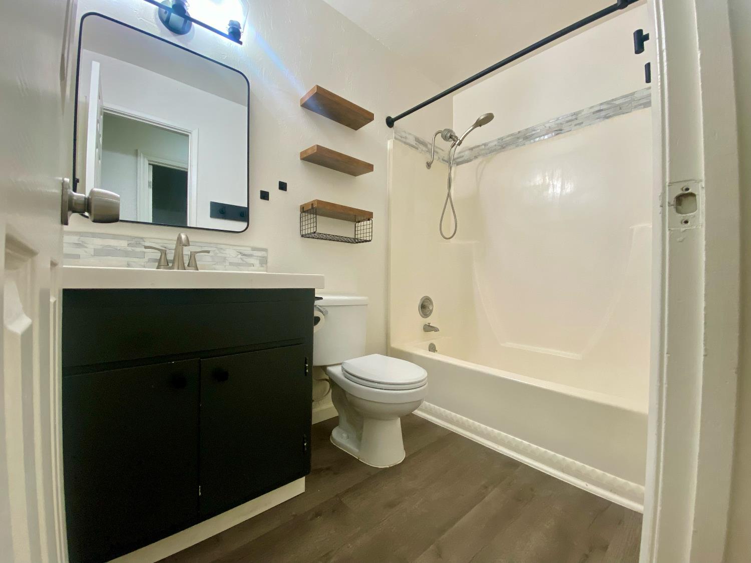 2301 McRitchie Way, Modesto, CA 95355