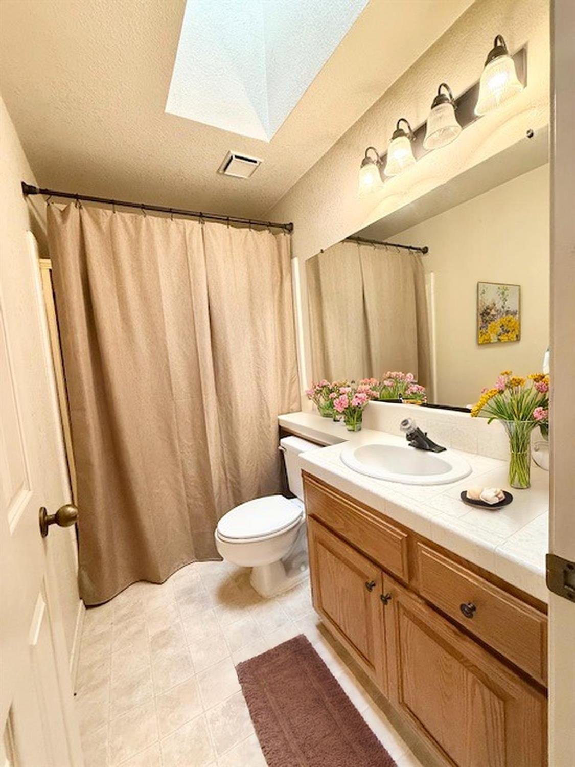 1113 Copper Cottage Ln, Modesto, CA 95355