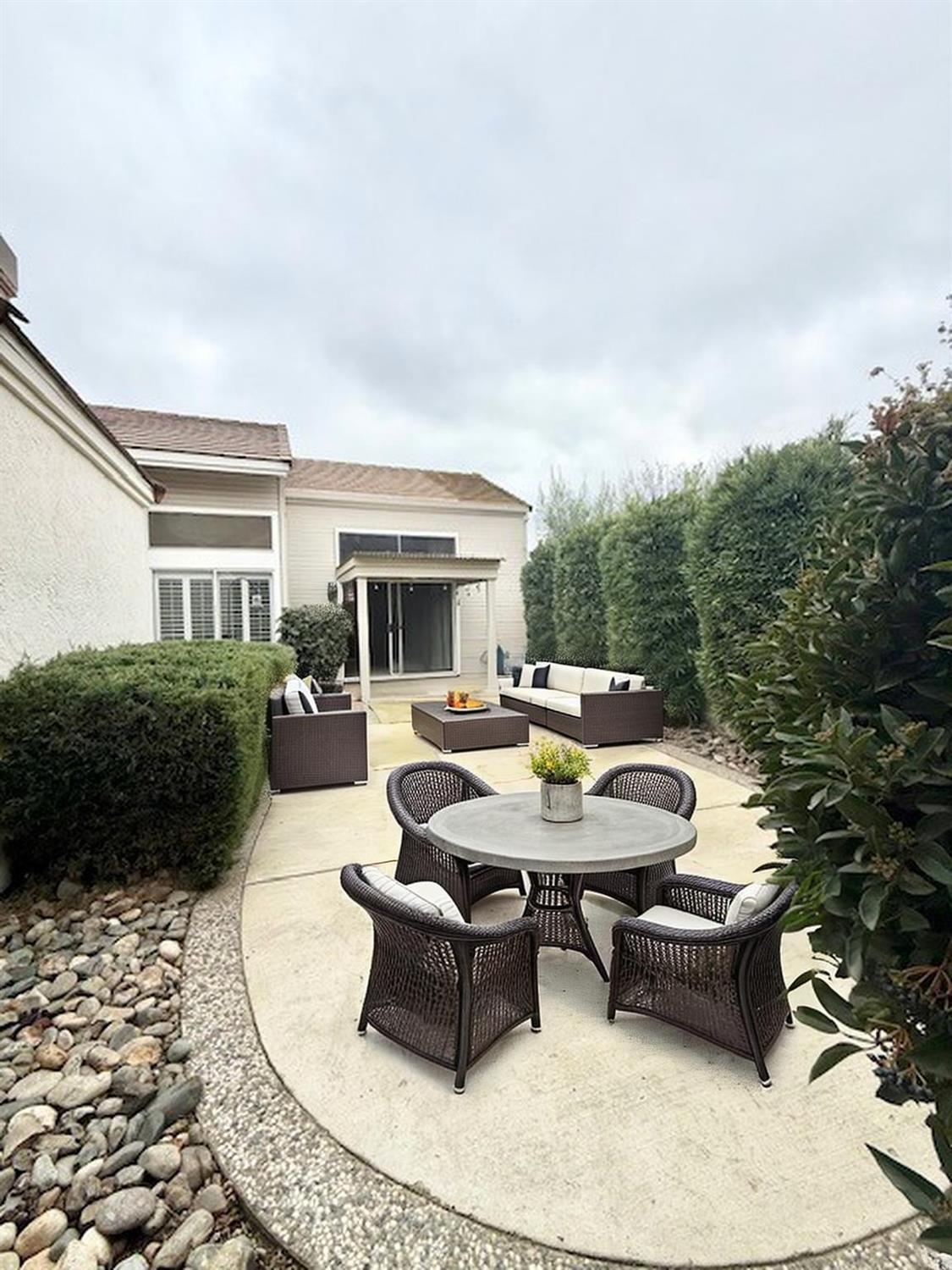 1113 Copper Cottage Ln, Modesto, CA 95355