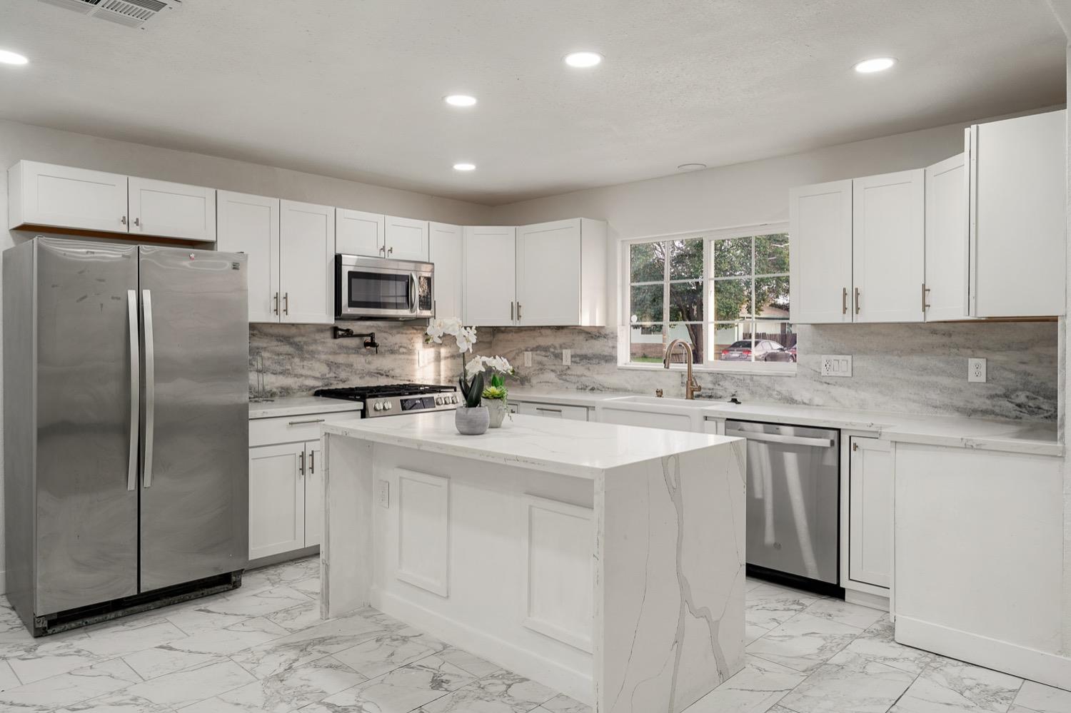 1905 Michel Ave, Modesto, CA 95358