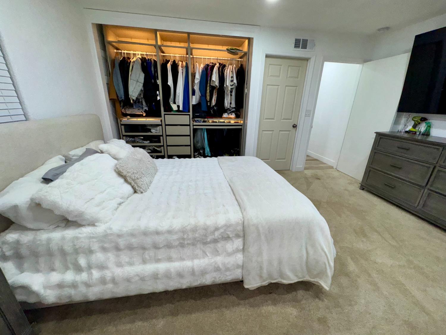 1905 Michel Ave, Modesto, CA 95358