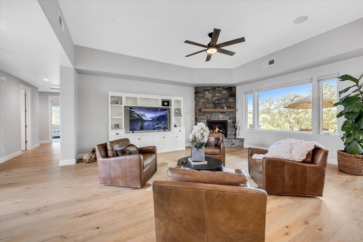 19 Grandview Ct #21, Copperopolis, CA 95228