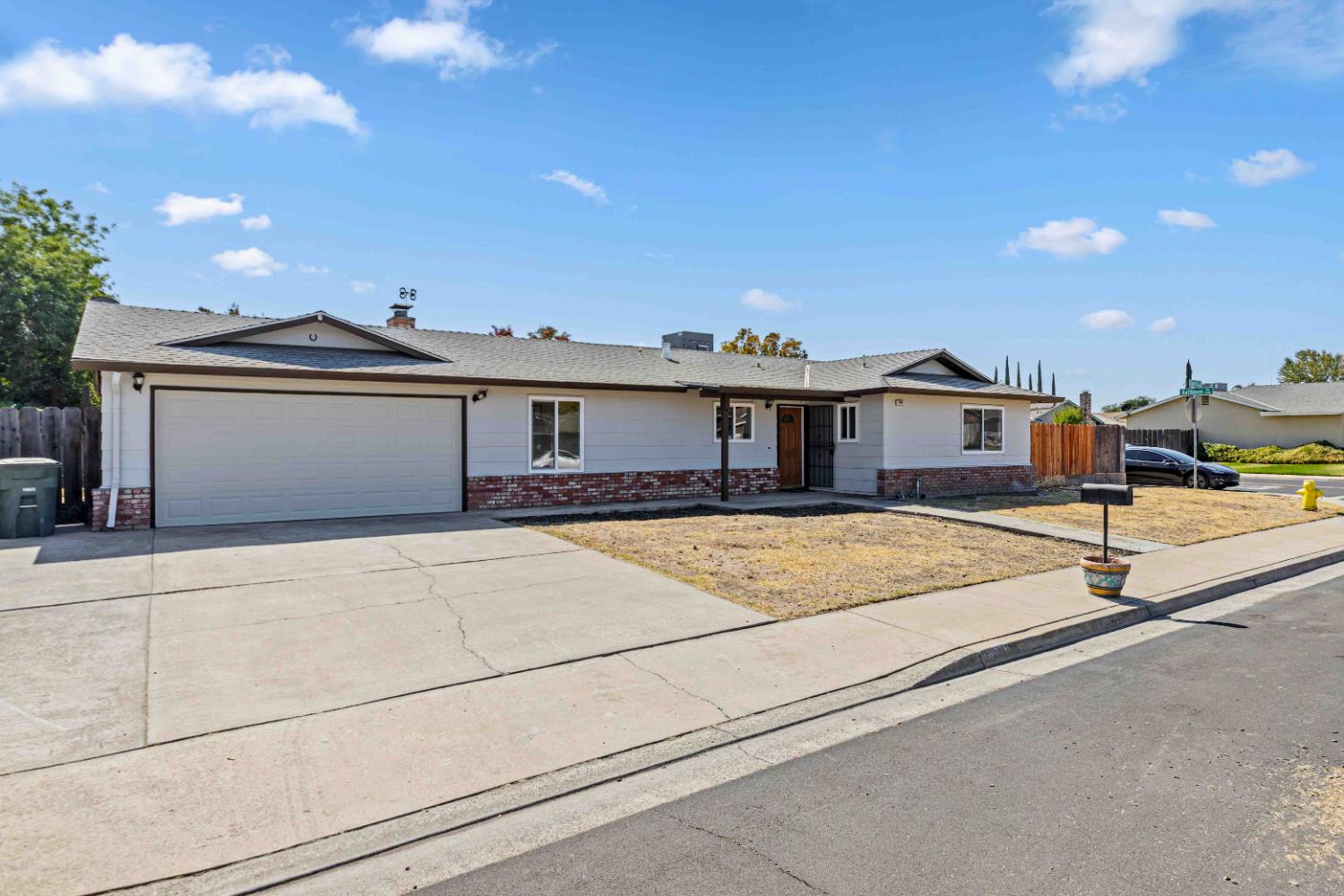 1407 E D St, Oakdale, CA 95361