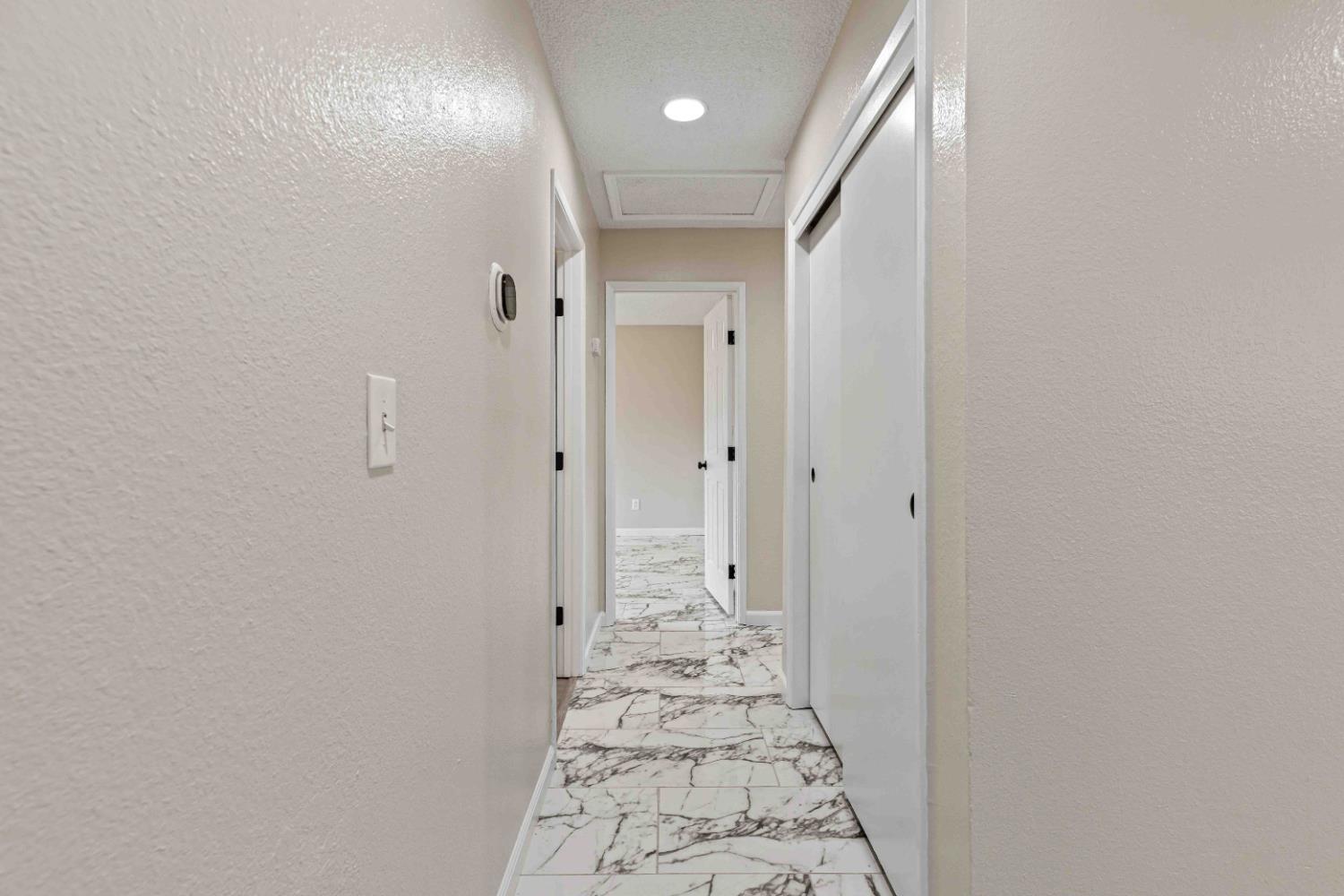 1407 E D St, Oakdale, CA 95361