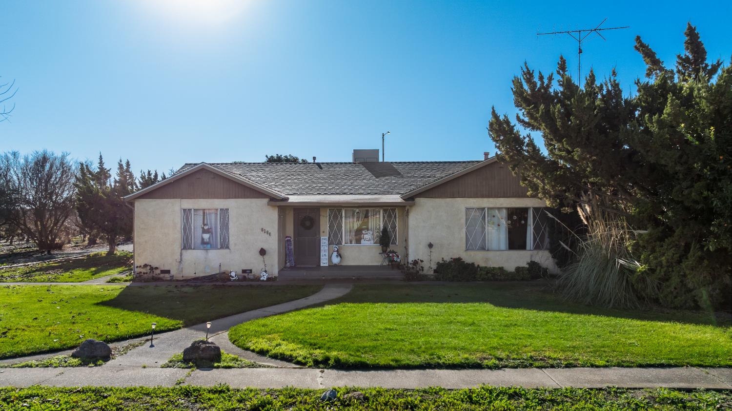 6160 E Lathrop, Manteca, CA 95336