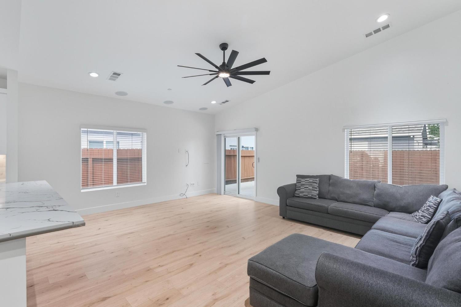 622 N Stockton Ave, Ripon, CA 95366