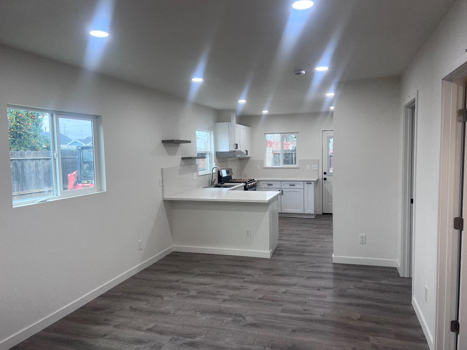 799 8th St, Turlock, CA 95380