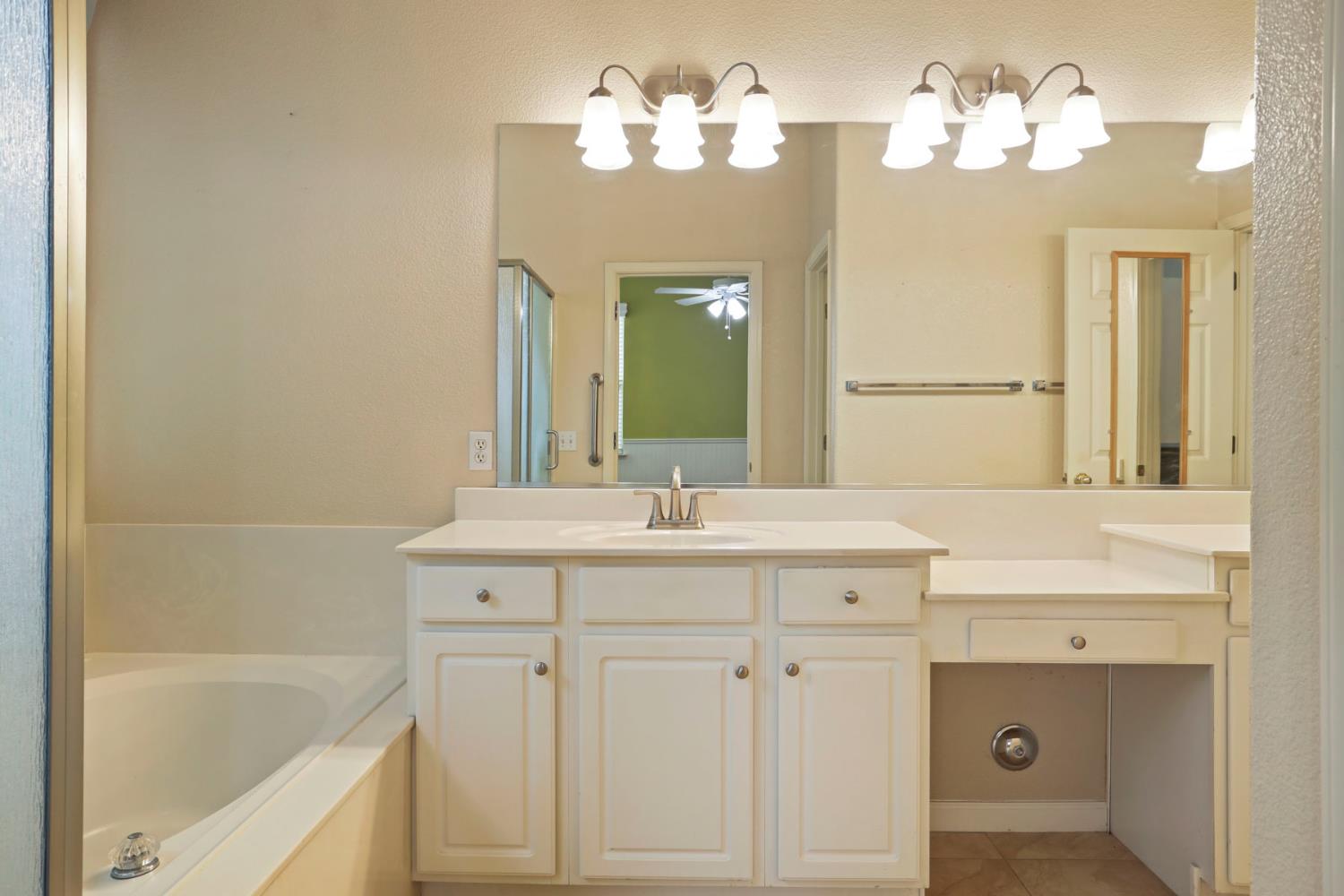 2804 Sagemill Dr, Modesto, CA 95355