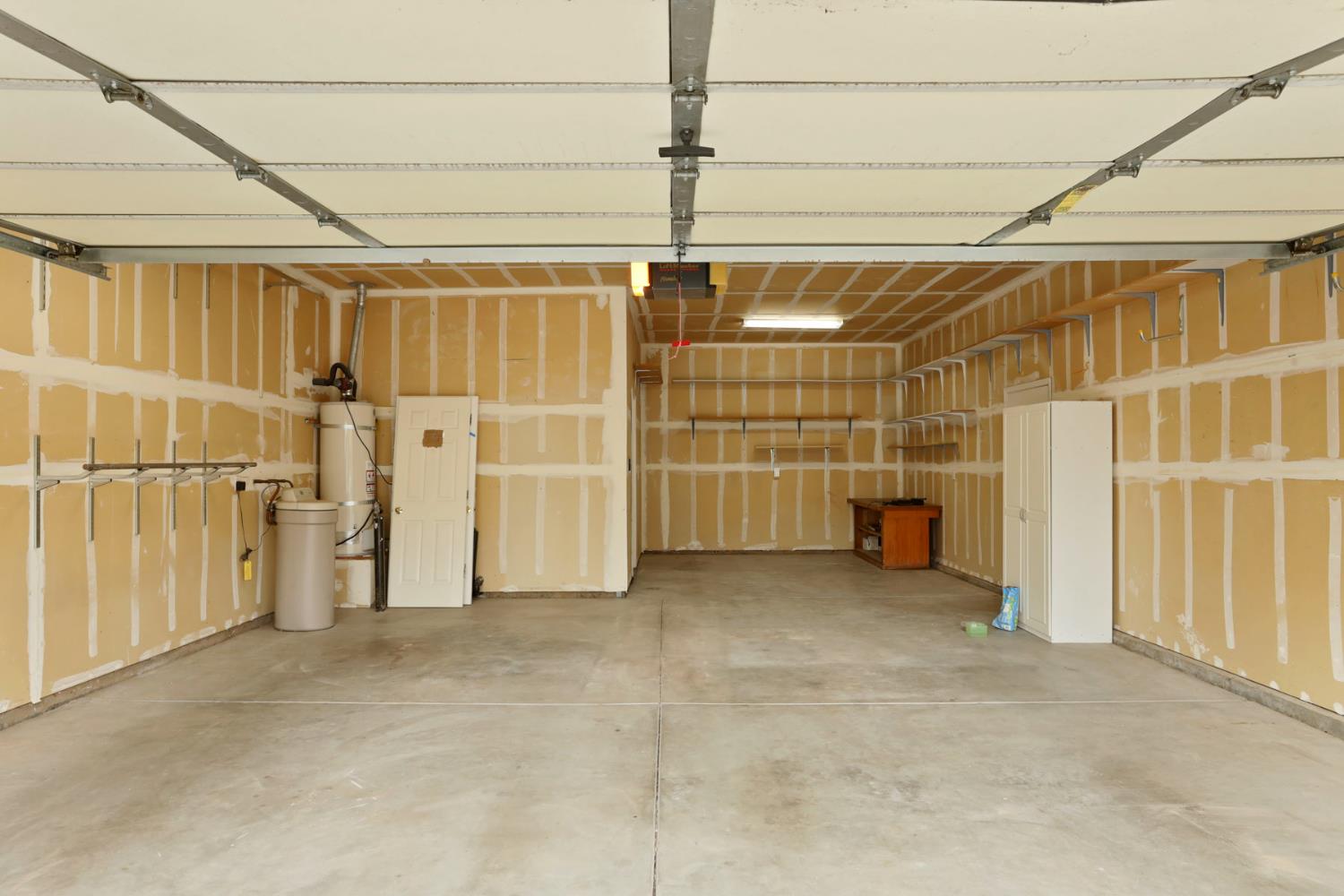 2804 Sagemill Dr, Modesto, CA 95355