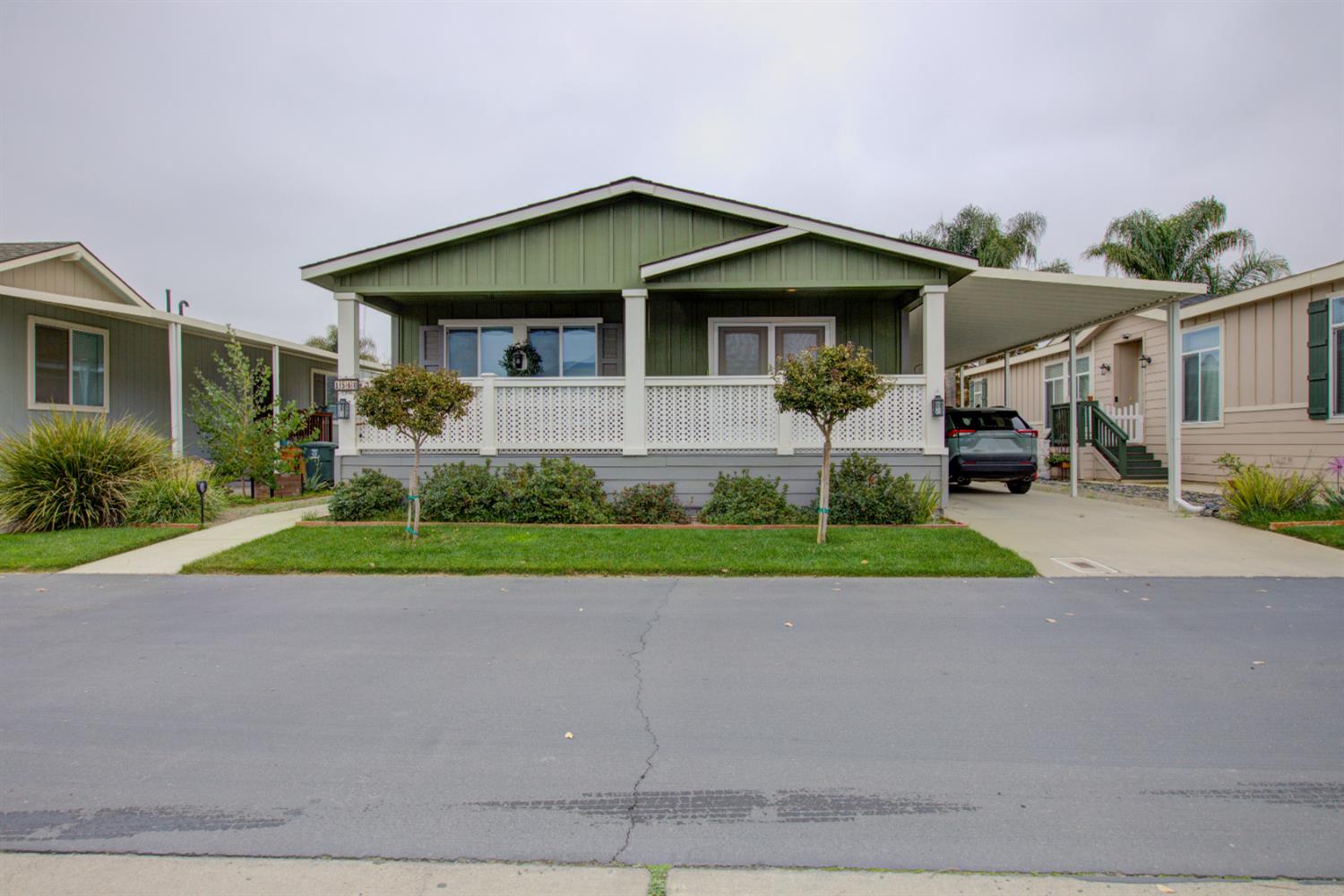 1568 Queen Way, Livingston, CA 95334