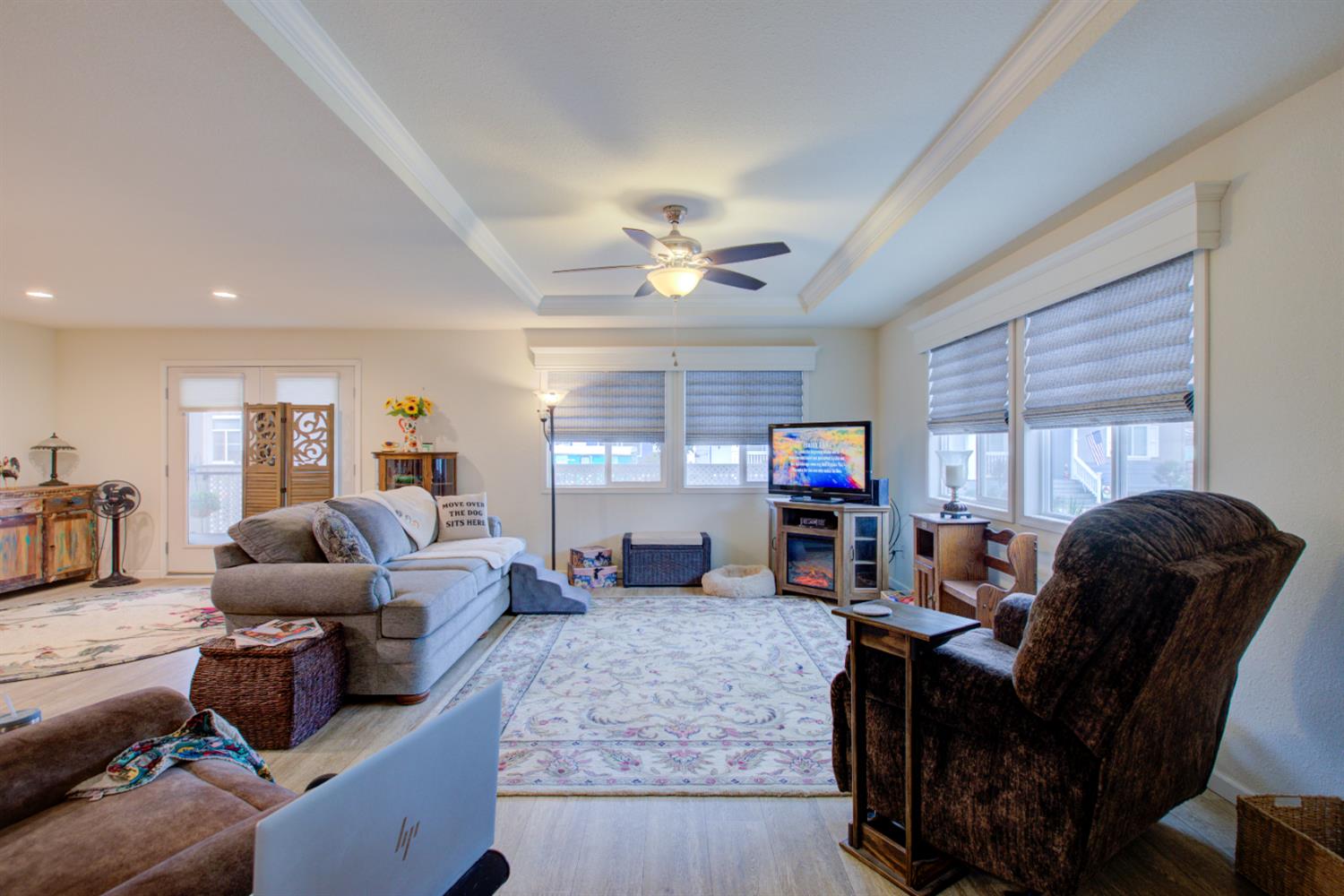 1568 Queen Way, Livingston, CA 95334