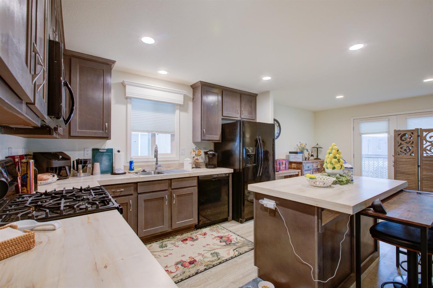 1568 Queen Way, Livingston, CA 95334