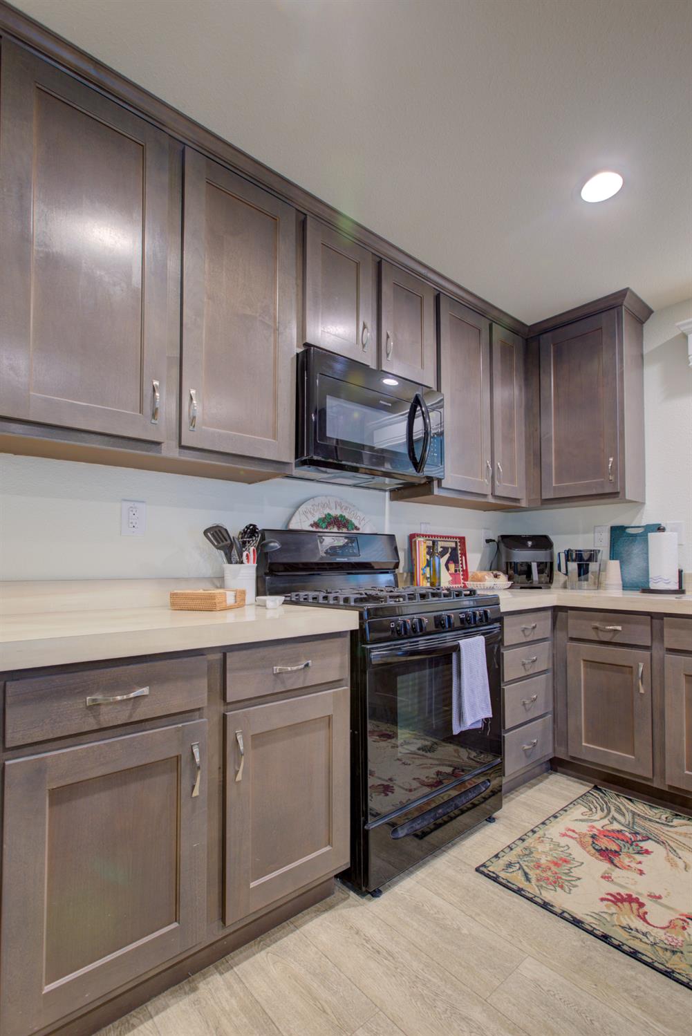 1568 Queen Way, Livingston, CA 95334