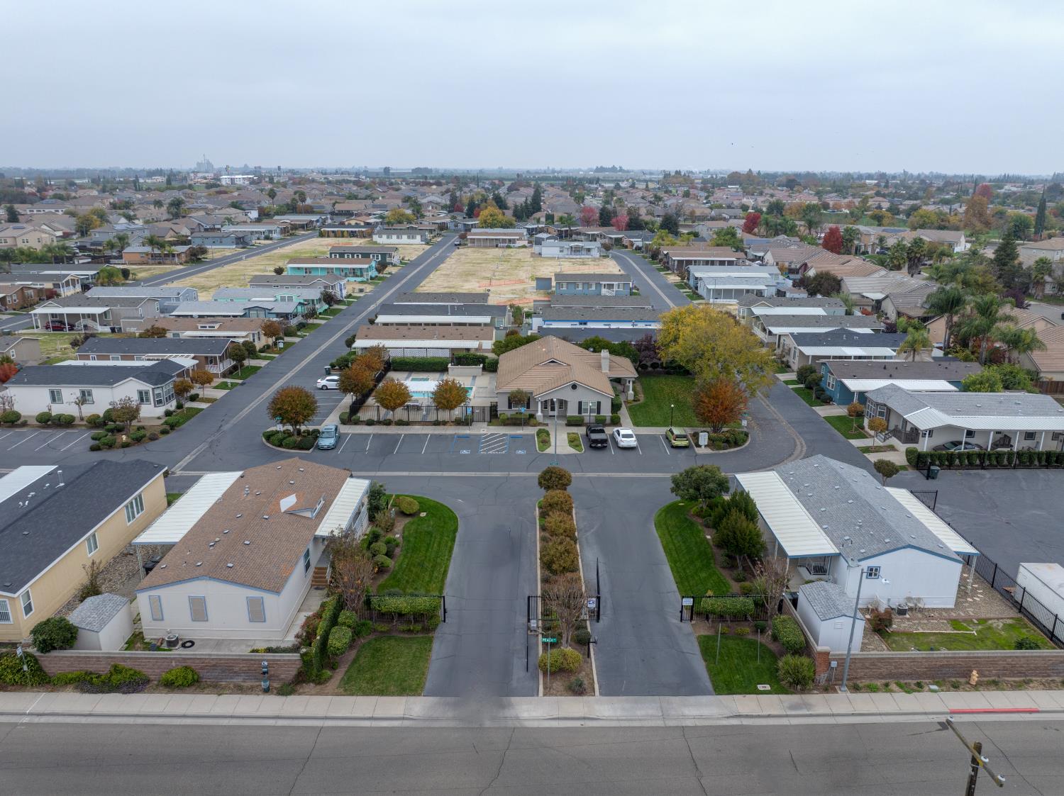 1568 Queen Way, Livingston, CA 95334