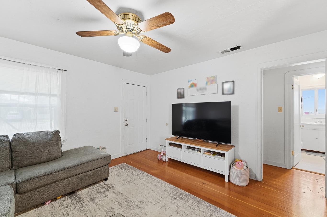 237 Church Ave, Oakdale, CA 95361