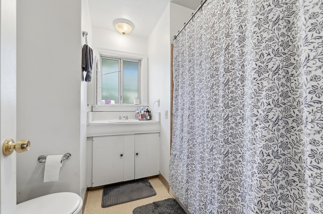 237 Church Ave, Oakdale, CA 95361