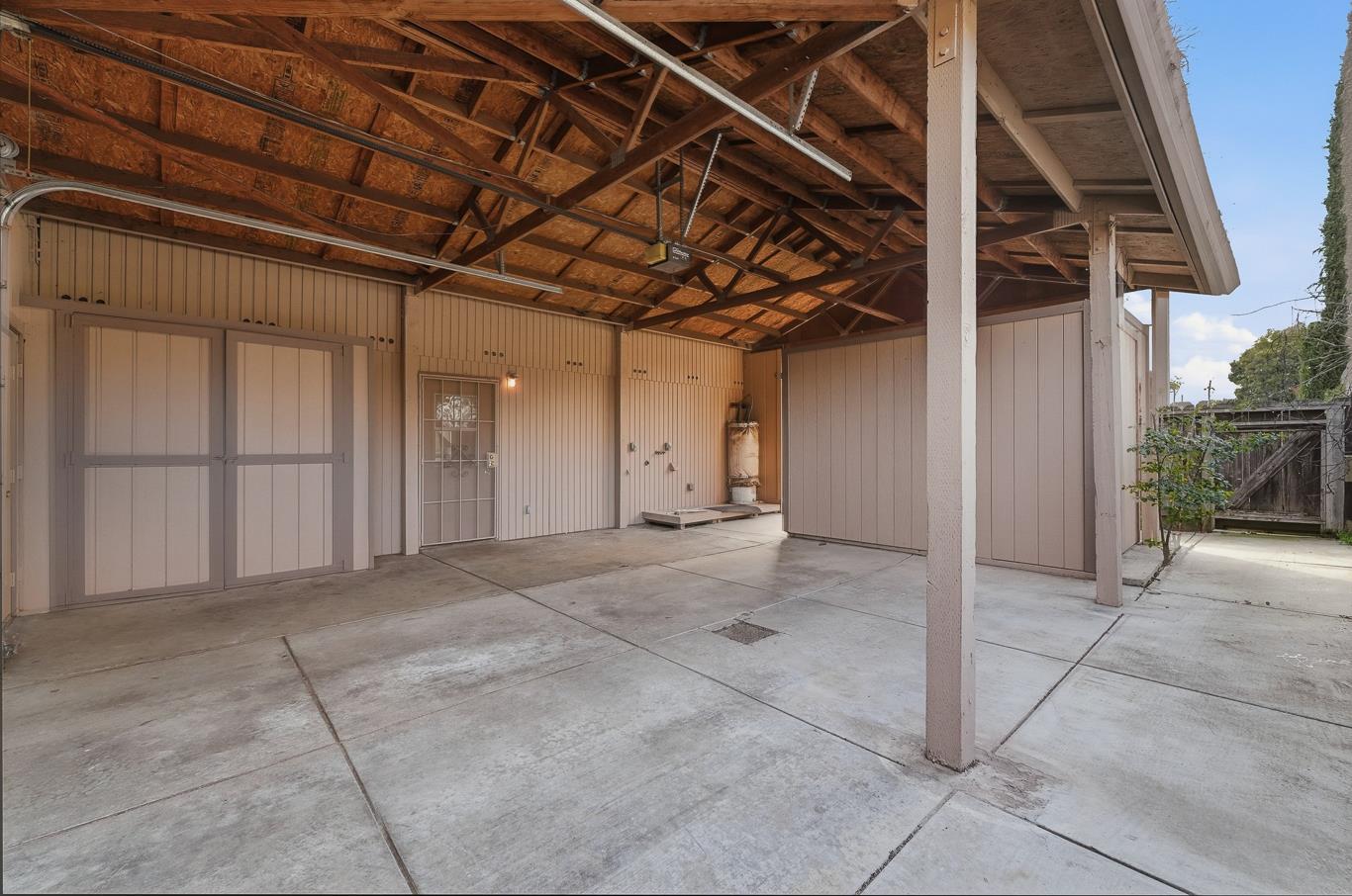 237 Church Ave, Oakdale, CA 95361