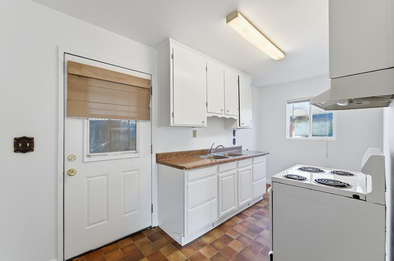 237 Church Ave, Oakdale, CA 95361