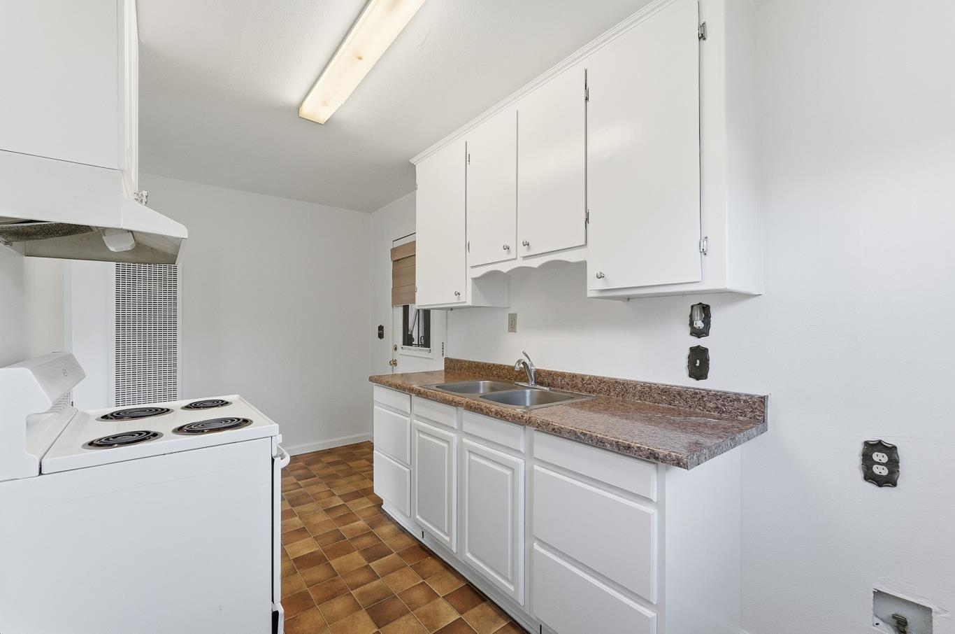 237 Church Ave, Oakdale, CA 95361