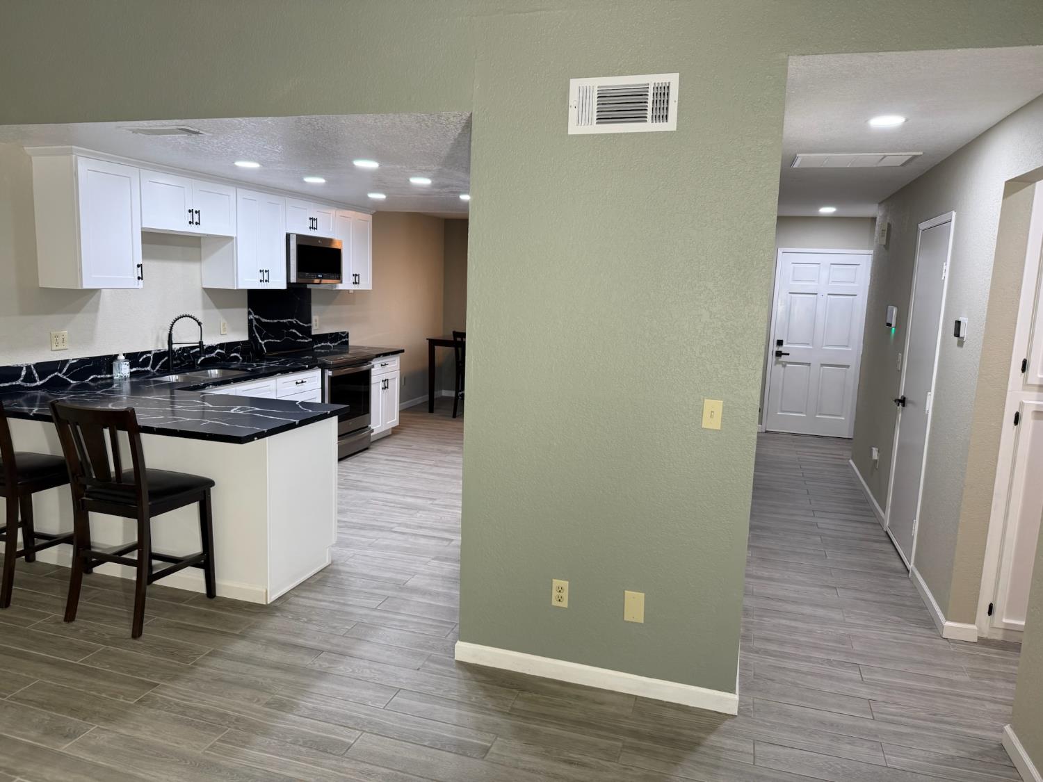 3945 Sparrow Ct, Modesto, CA 95356