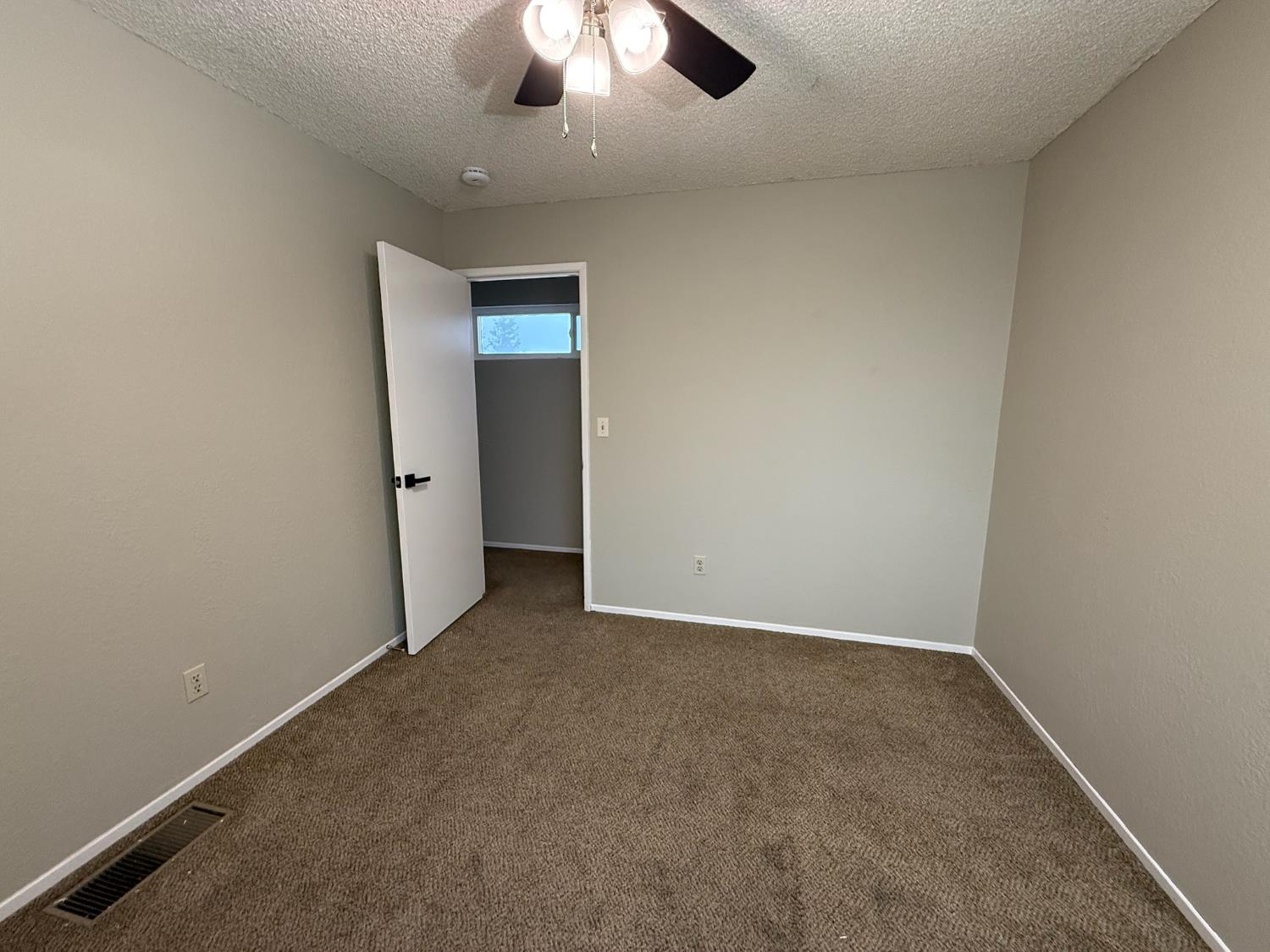 3945 Sparrow Ct, Modesto, CA 95356