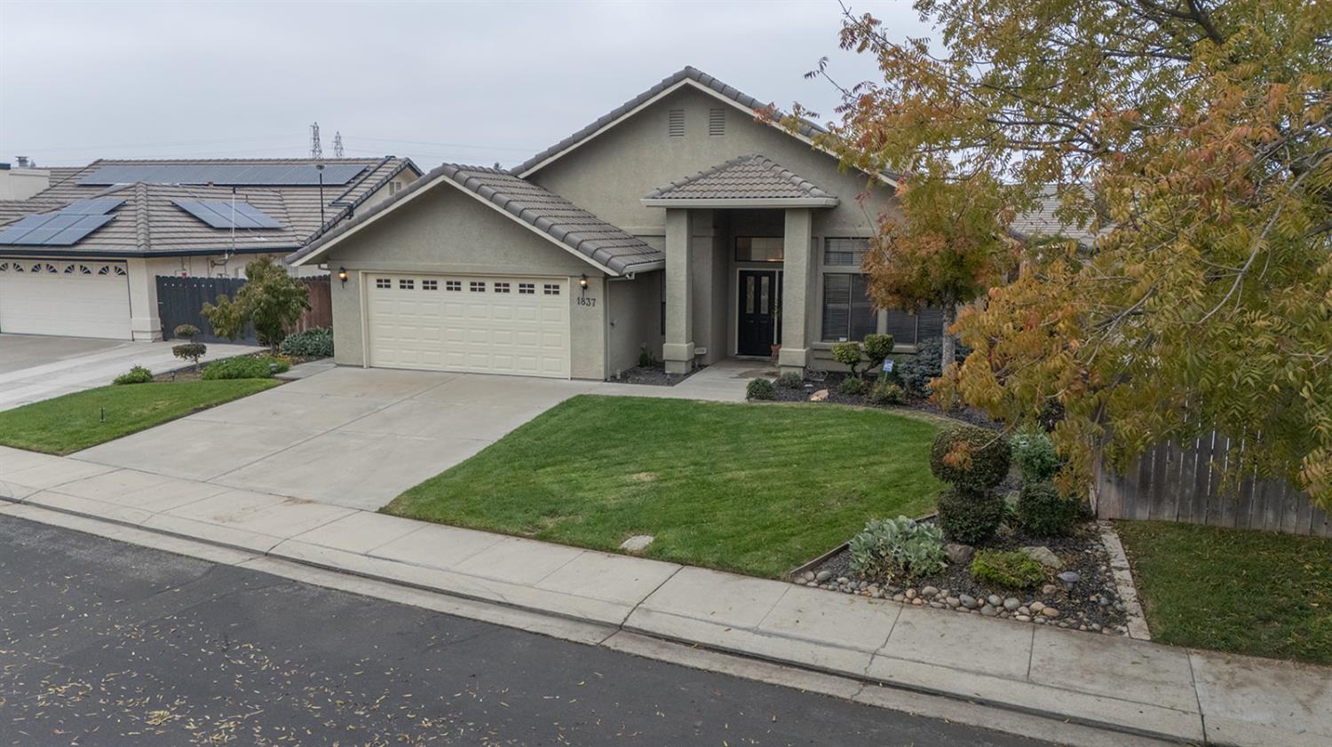 1837 Brookside Dr, Manteca, CA 95336