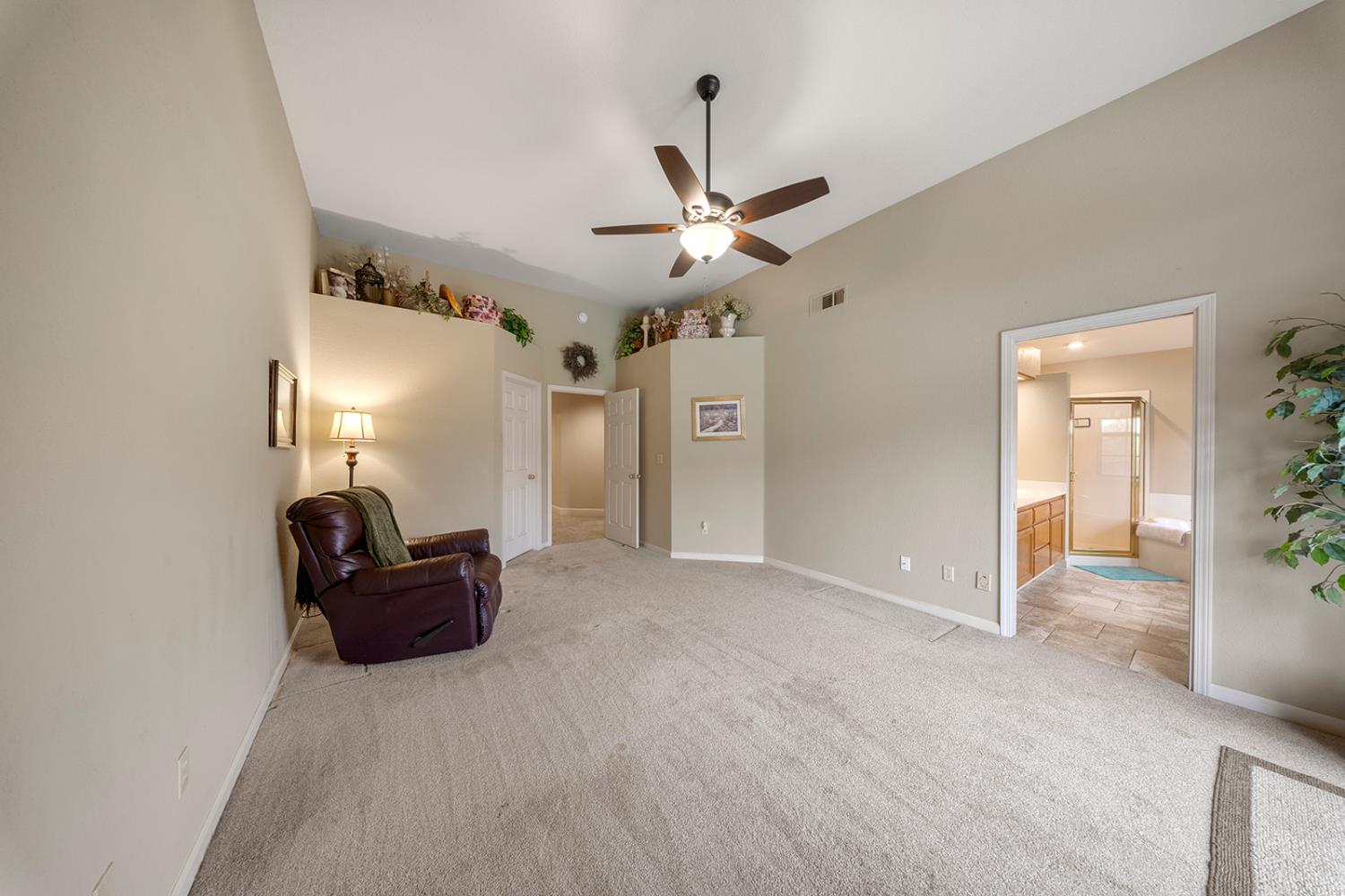 1837 Brookside Dr, Manteca, CA 95336