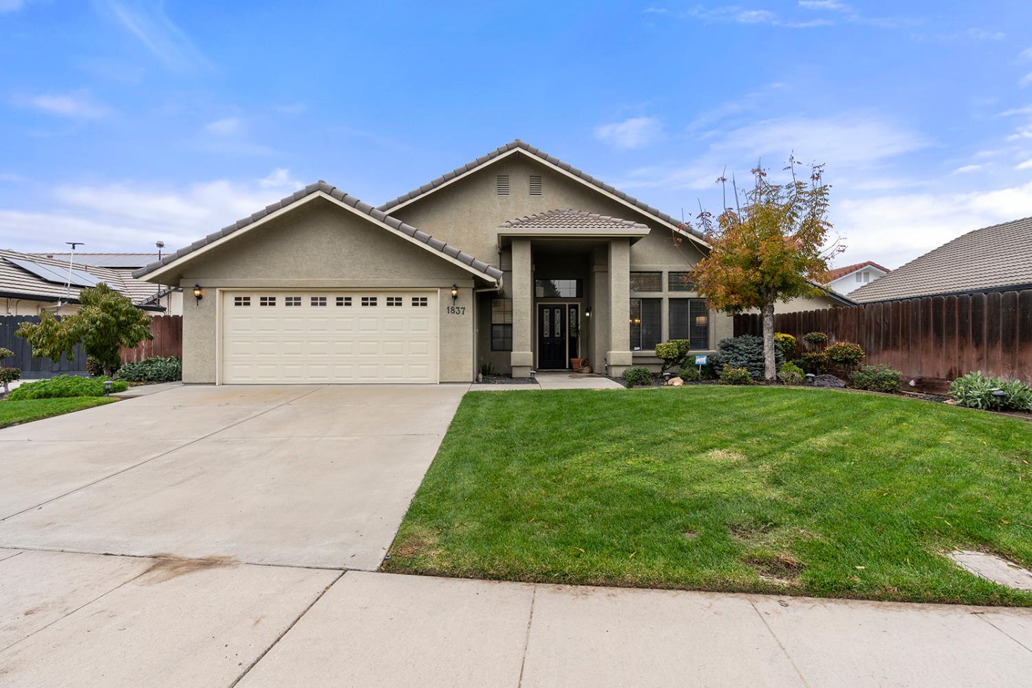 1837 Brookside Dr, Manteca, CA 95336