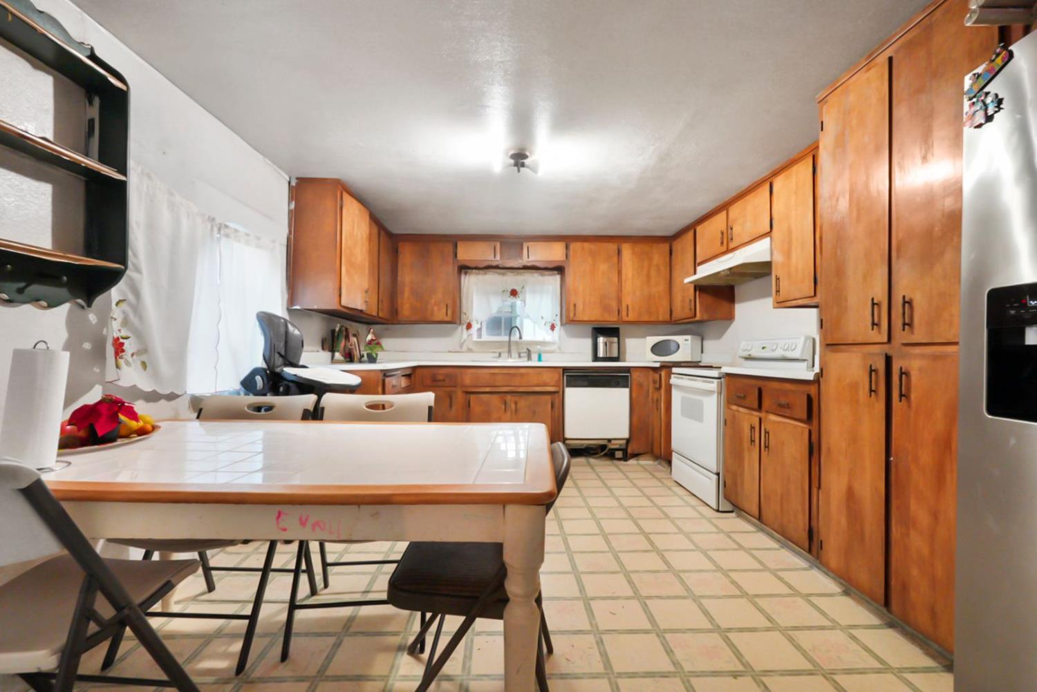 2012 2nd St, Hughson, CA 95326