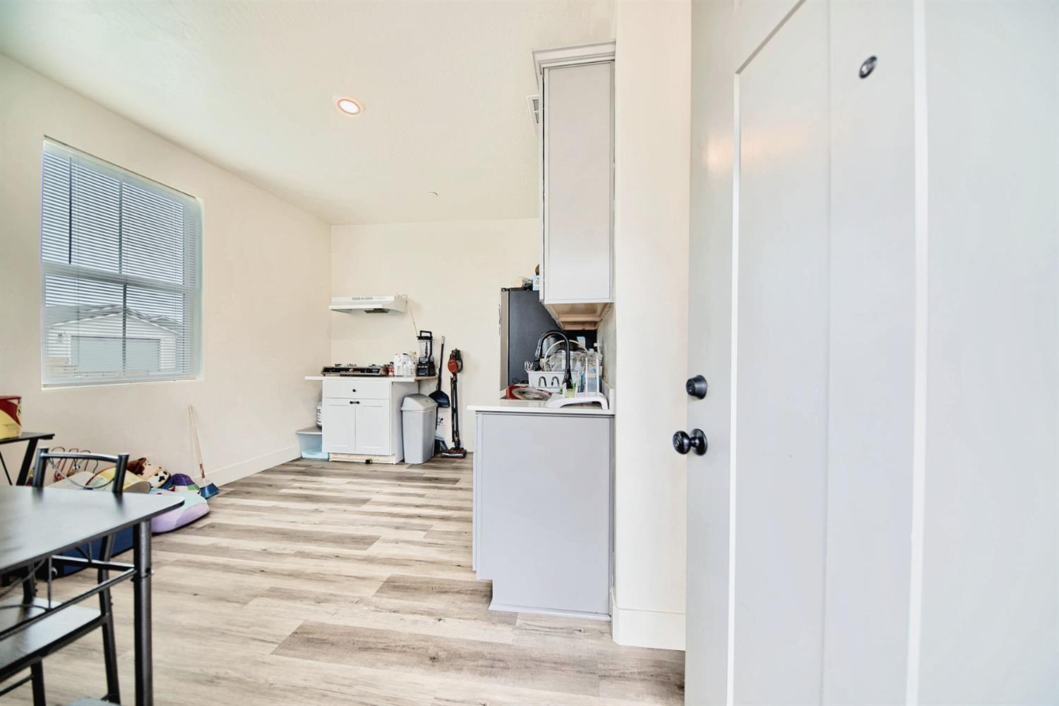 397 Broadstone Ct, Los Banos, CA 93635