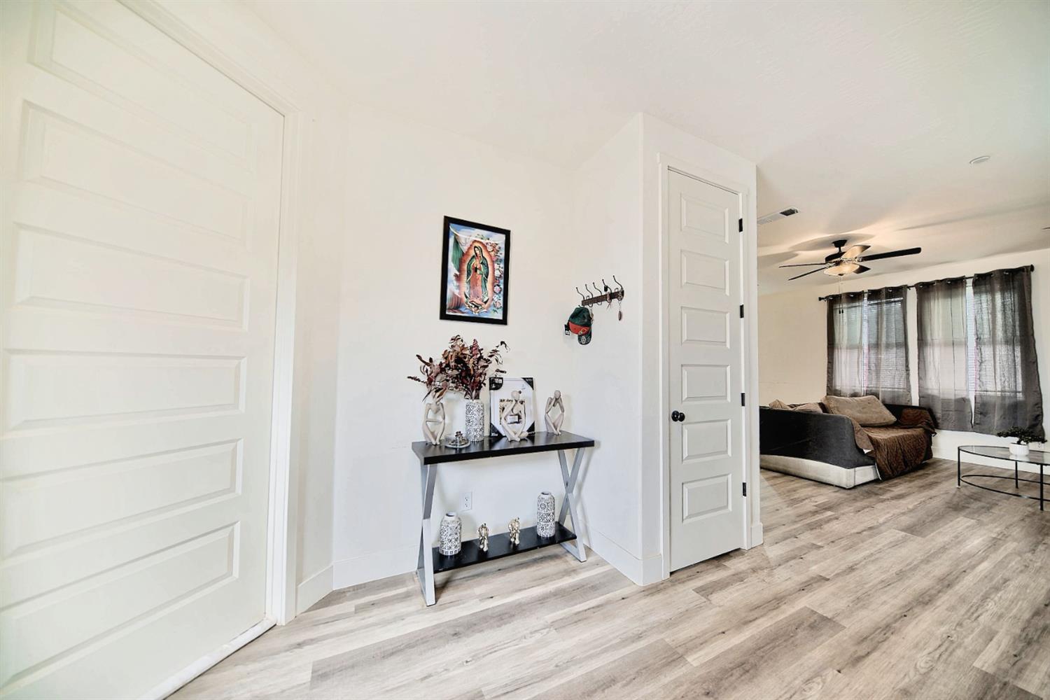 397 Broadstone Ct, Los Banos, CA 93635