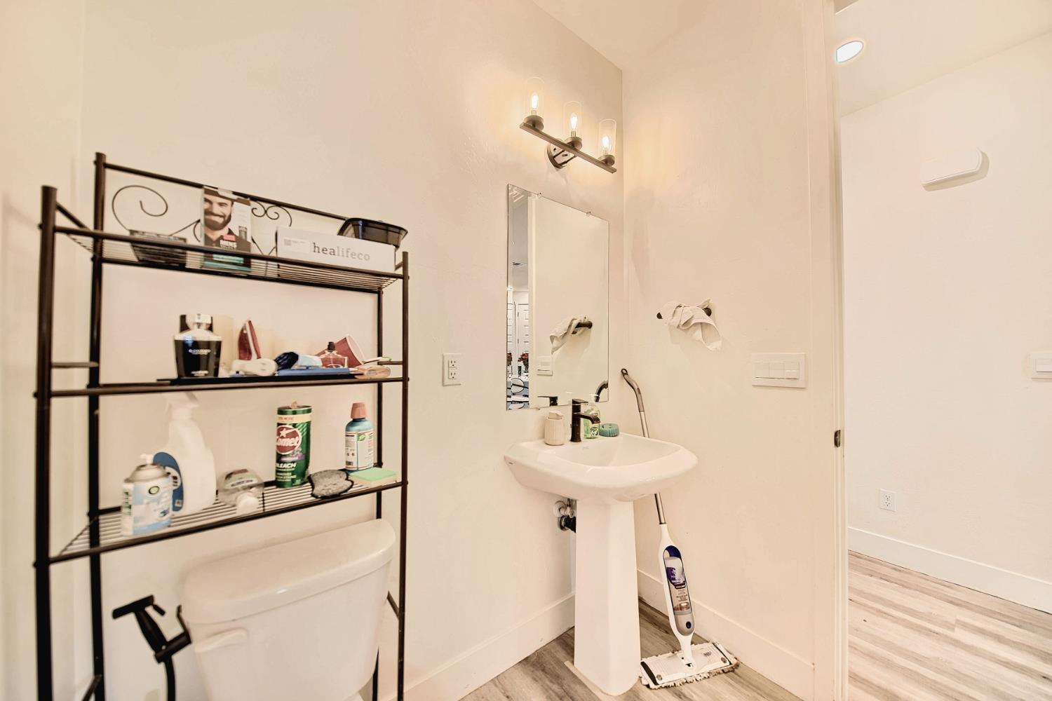 397 Broadstone Ct, Los Banos, CA 93635