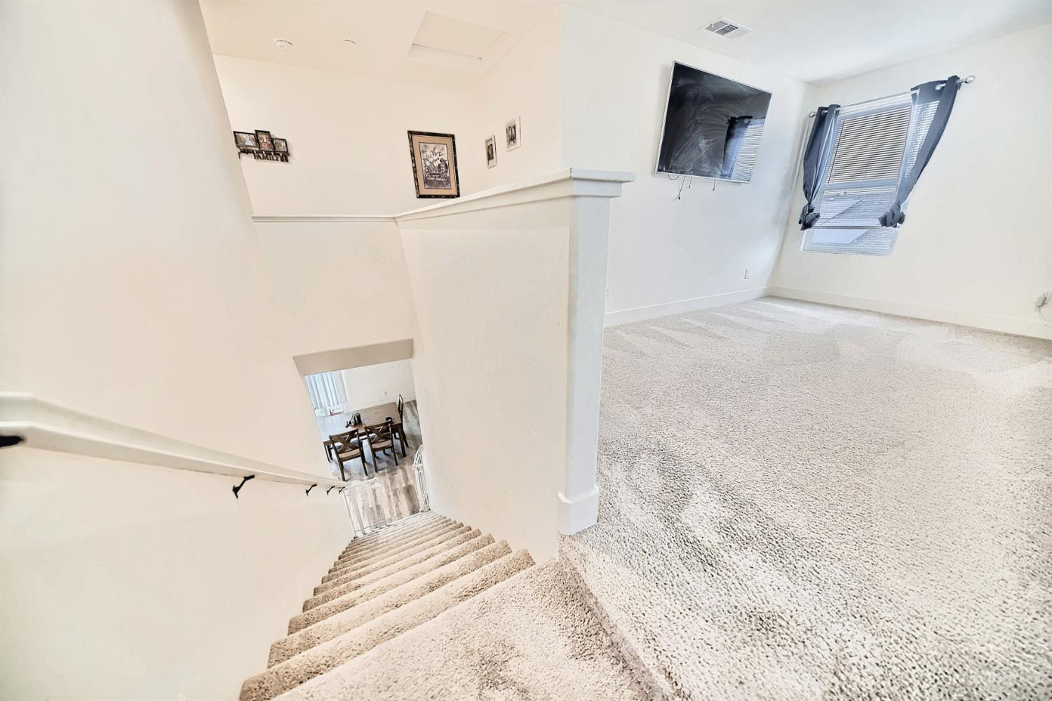 397 Broadstone Ct, Los Banos, CA 93635